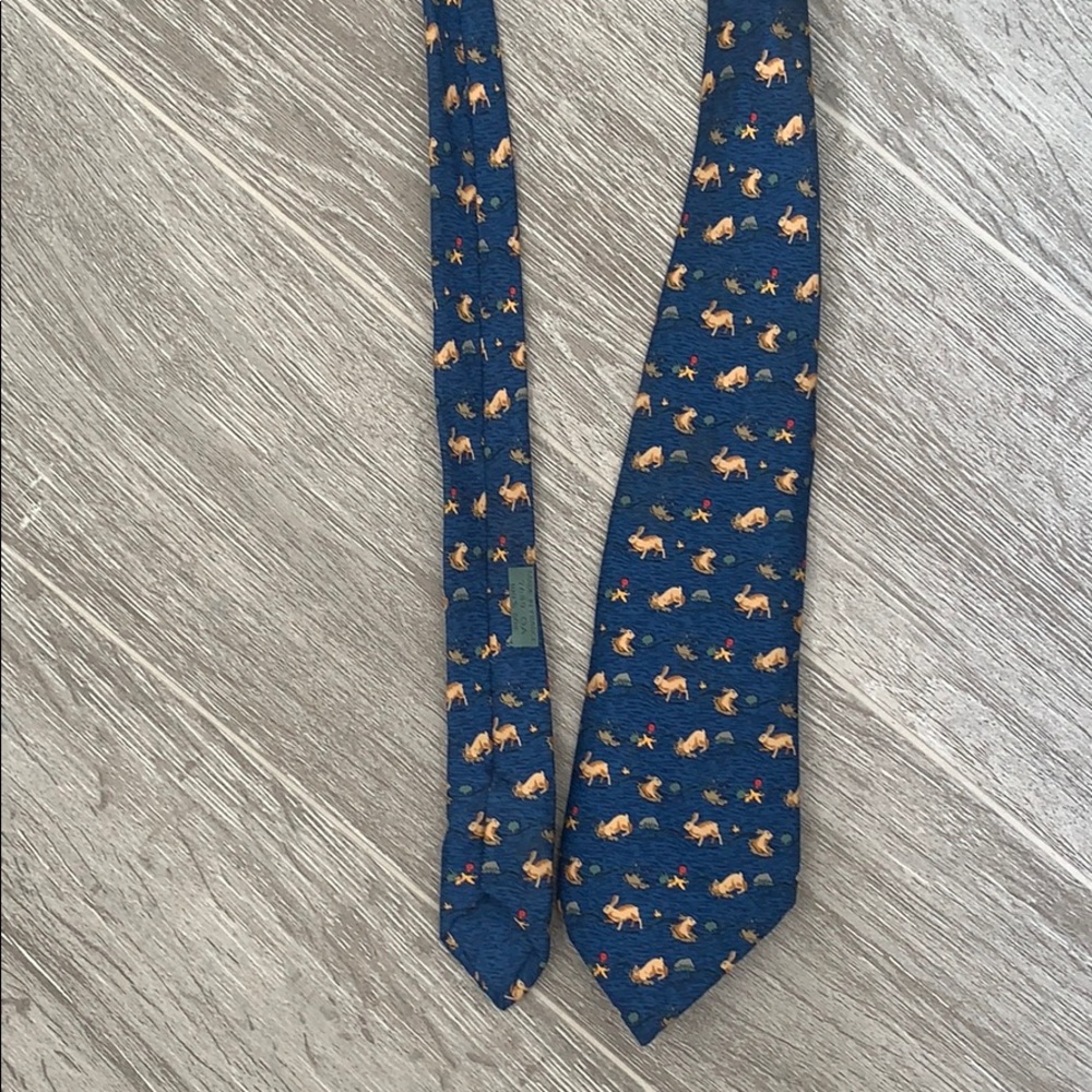 Blue Hermès tie with hare. Excellent condition